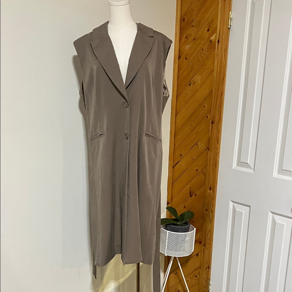 Pink Martini Taupe Sleeveless Dress